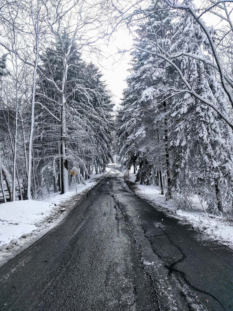 cleveland gray road at winter oh 44134
